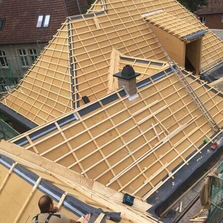 Energetische Sanierung mit Dacheindeckung